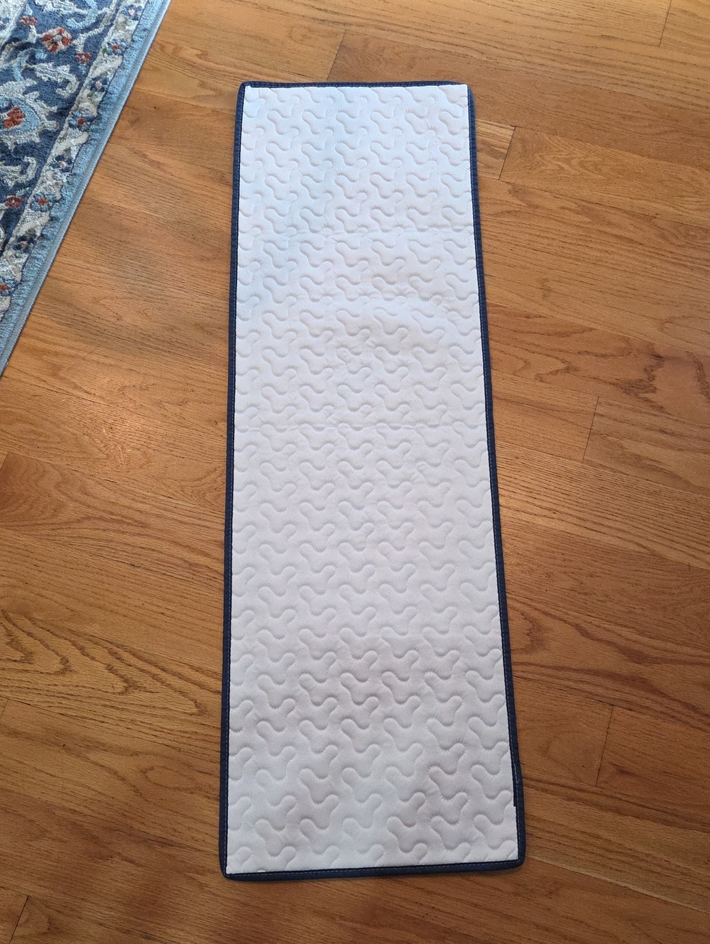 Table Runner - Picture 2 of 8